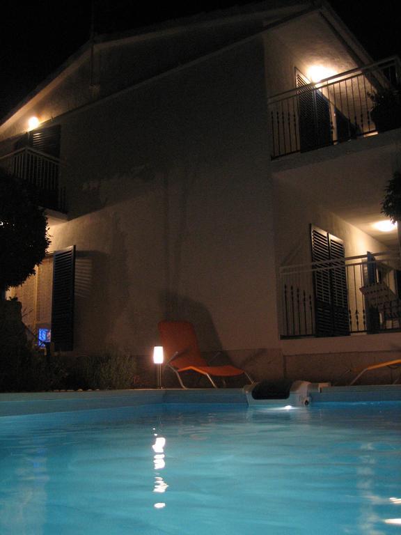 Apartments Mediterraneo คาปริเย ภายนอก รูปภาพ