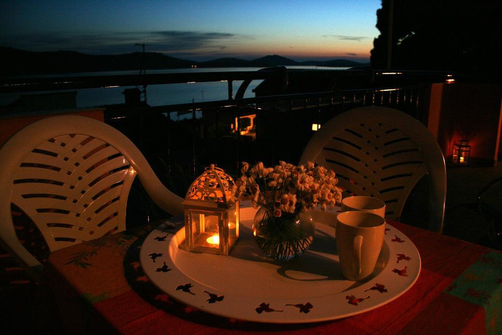 Apartments Mediterraneo คาปริเย ภายนอก รูปภาพ