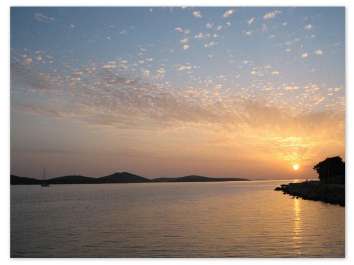 Apartments Mediterraneo คาปริเย ภายนอก รูปภาพ
